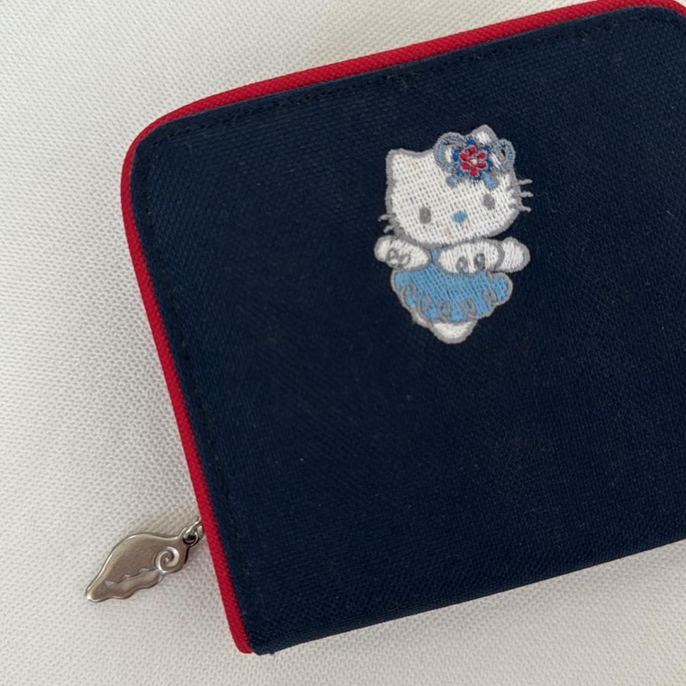 Hello Kitty Wallet - Picture 4 of 4